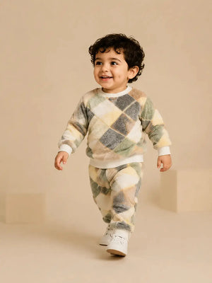 BloomUp Patchwork Print Sweatshirt & Joggers Set for infants– Cozy & Stylish Boys/Girls Outfit
