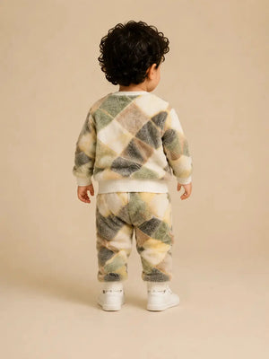 BloomUp Patchwork Print Sweatshirt & Joggers Set for infants– Cozy & Stylish Boys/Girls Outfit