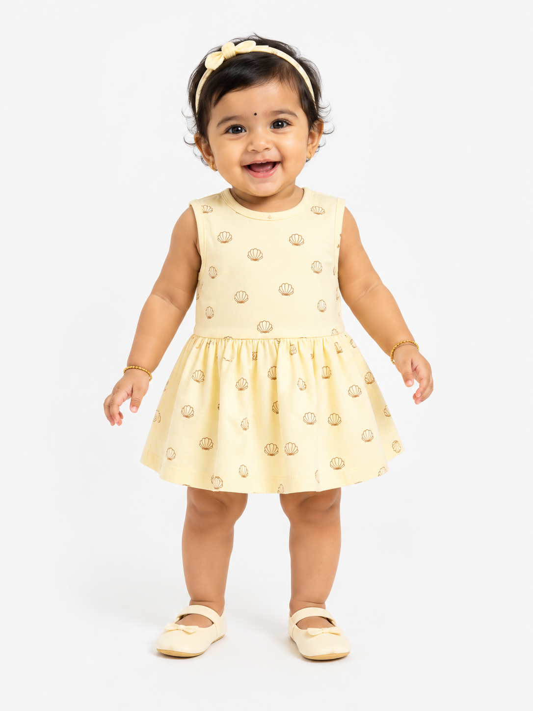 Girls Butter Yellow Sleeveless Printed Soft Cotton Clothing Set BloomUp