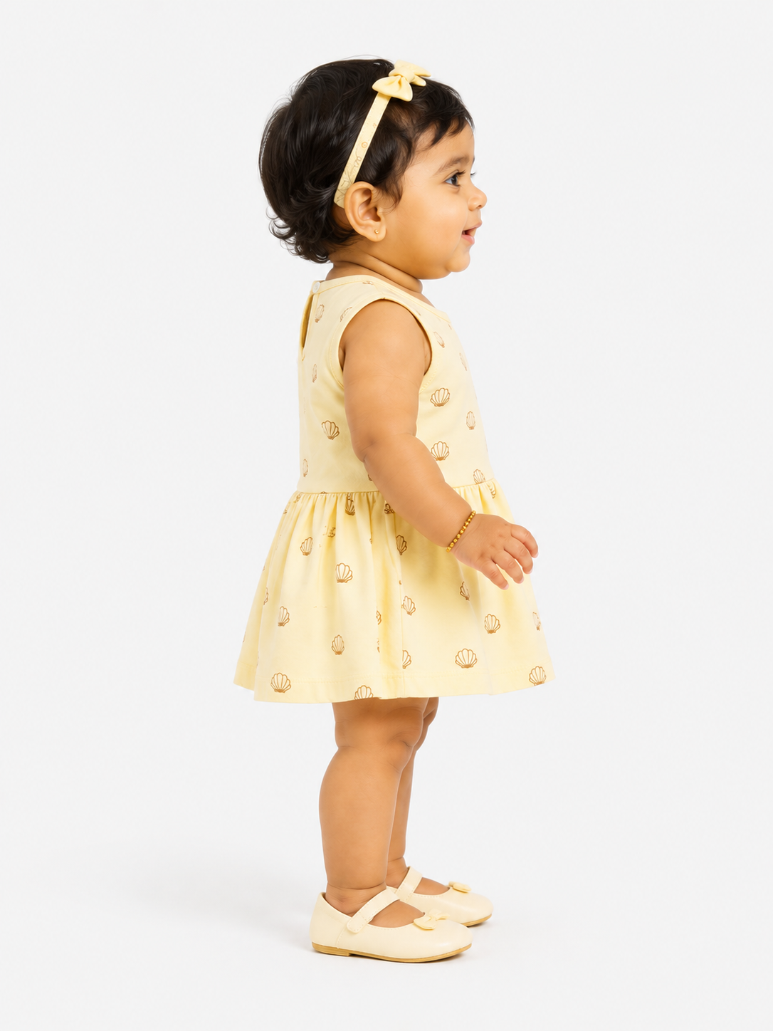 Girls Butter Yellow Sleeveless Printed Soft Cotton Clothing Set BloomUp